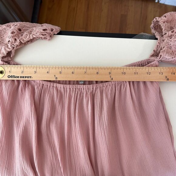 Charlotte Russe Dusty Pink Off Shoulder Eyelet Short Sleeve CropTop Blouse Small - Picture 11 of 13